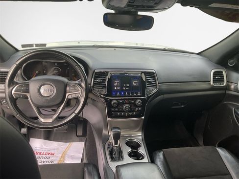 Used 2020 Jeep Grand Cherokee Altitude image 22