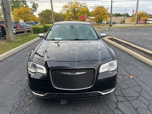 Used 2016 Chrysler 300 C image 3