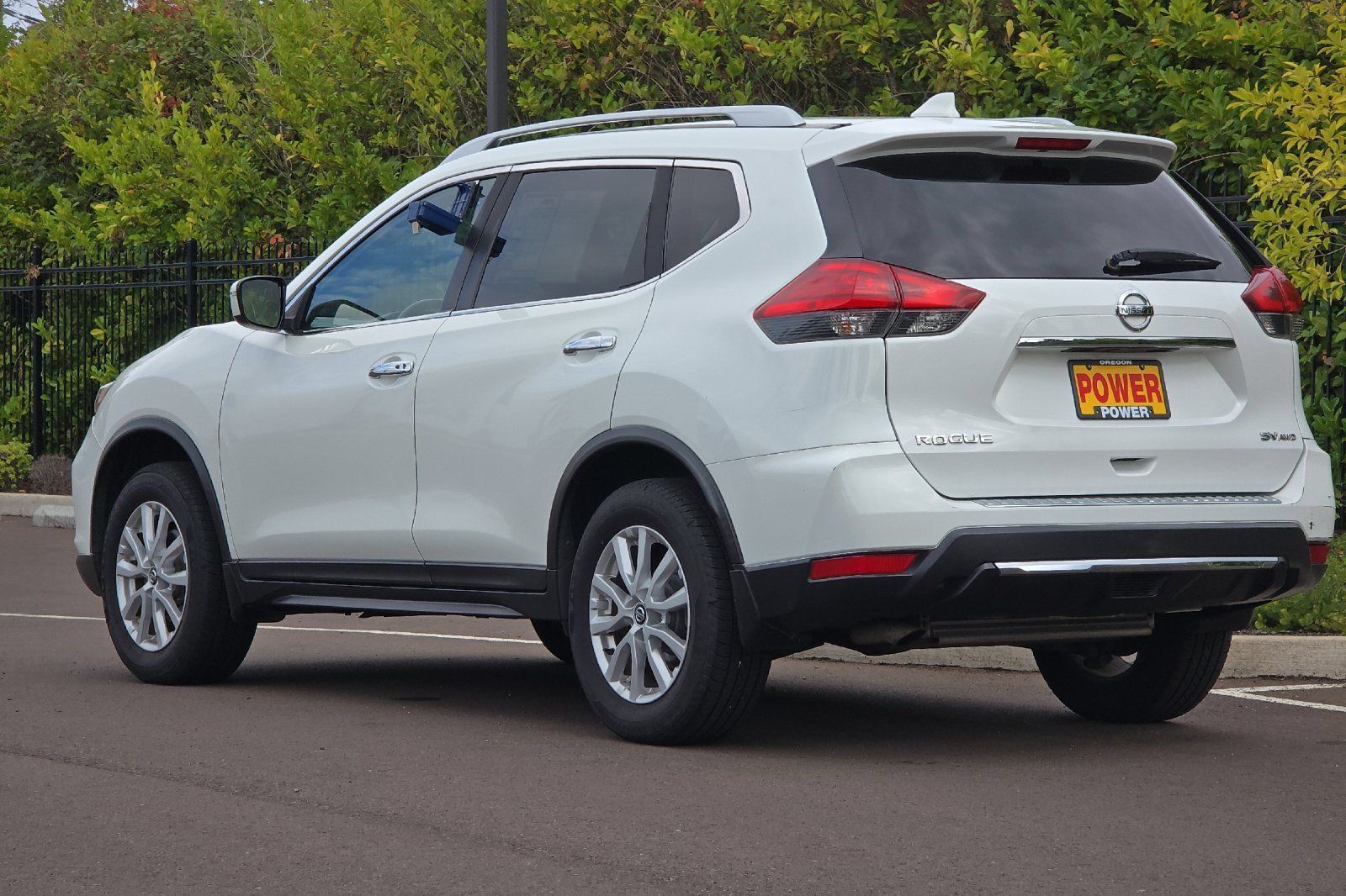 Used 2017 Nissan Rogue SV AWD/4WD image 6