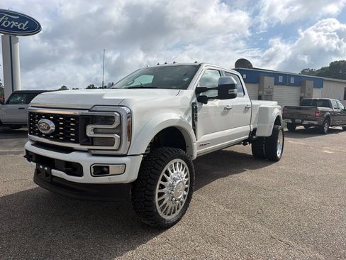 Used 2026 Ford F450 Platinum w/ Platinum Plus Package AWD/4WD image 2