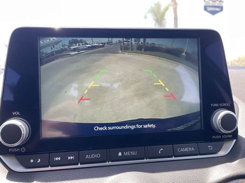 Used 2024 Nissan Sentra SV FWD image 14