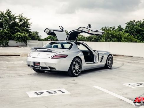 Used 2011 Mercedes-Benz SLS AMG Coupe image 48