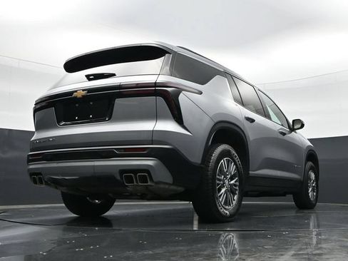 Used 2025 Chevrolet Traverse LT AWD/4WD image 40