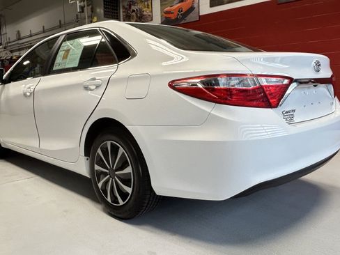Used 2016 Toyota Camry LE image 8
