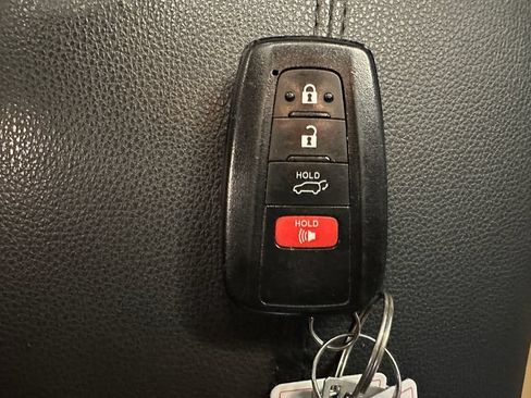 Used 2021 Toyota RAV4 Limited AWD/4WD image 17