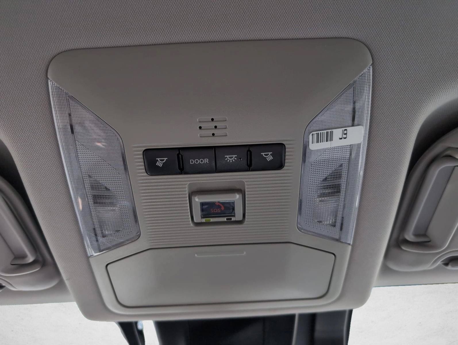 Used 2021 Toyota RAV4 XLE w/ XLE Grade Weather Package AWD/4WD image 18