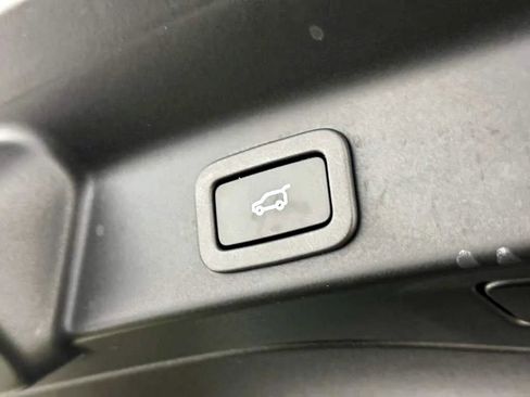 Used 2019 Jaguar F-PACE Prestige AWD/4WD image 46