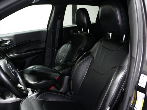 Used 2021 Jeep Compass Latitude FWD image 12