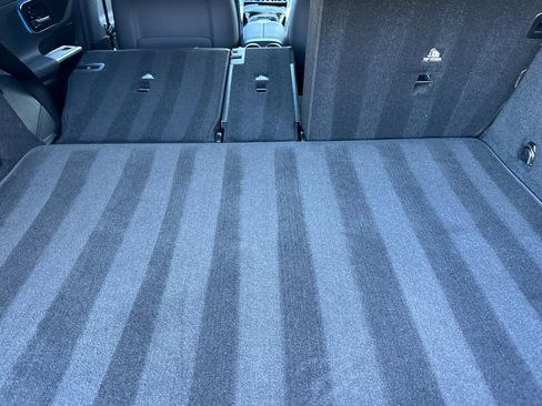 Used 2025 Mercedes-Benz GLC 300 GLC 300 image 15