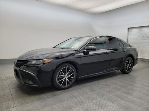 Used 2021 Toyota Camry SE w/ Carpet Mat Package (TMS) image 2
