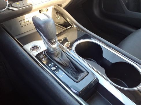 Used 2024 Nissan Altima 2.5 SV image 15