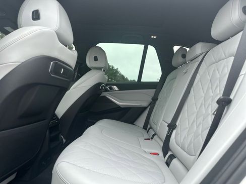 Used 2025 BMW X5 xDrive40i w/ Premium Package image 21