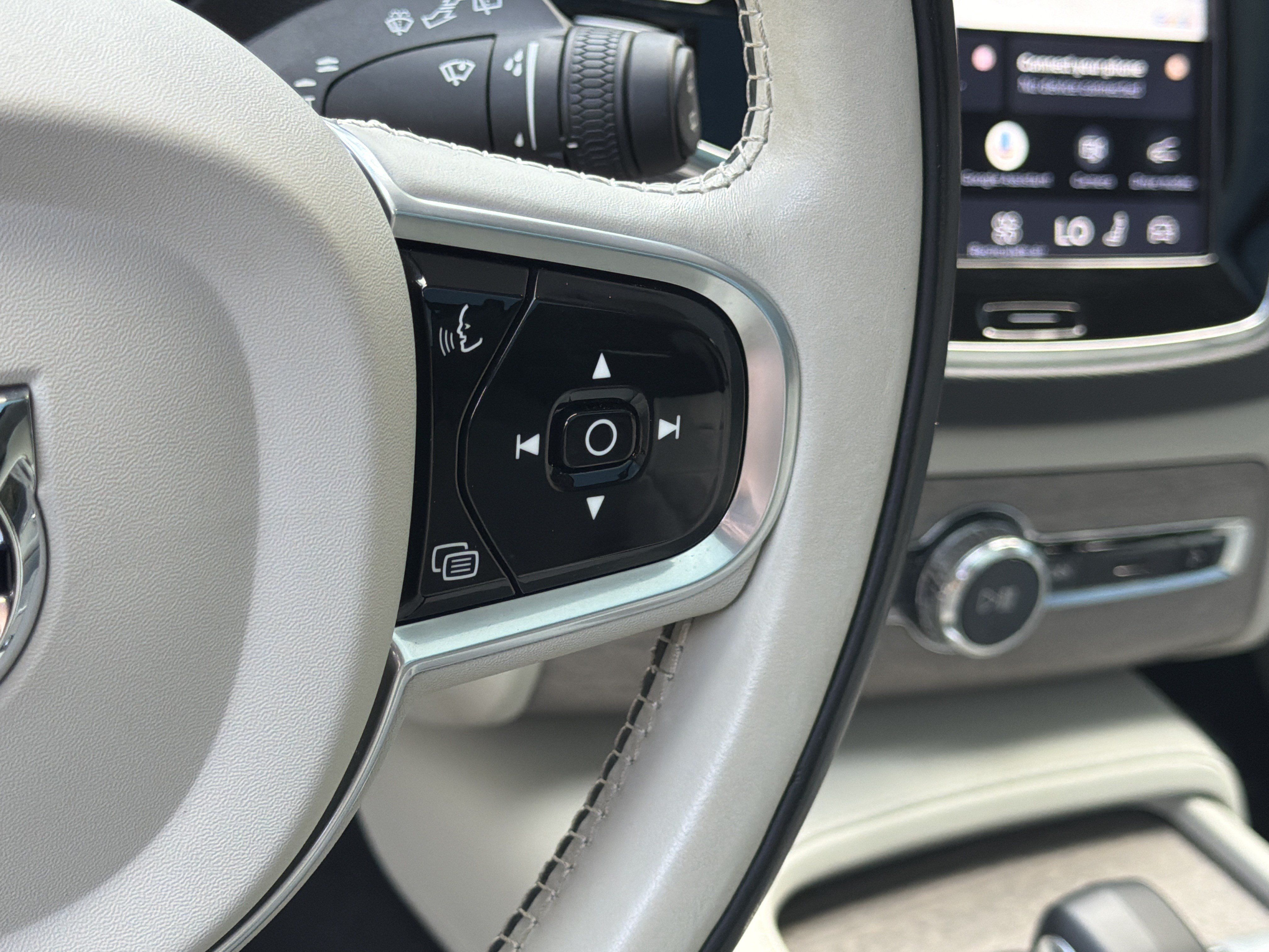 Certified 2023 Volvo XC90 B6 Plus w/ Protection Package Premier AWD/4WD image 20