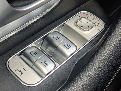 Certified 2023 Mercedes-Benz GLS 450 4MATIC image 11