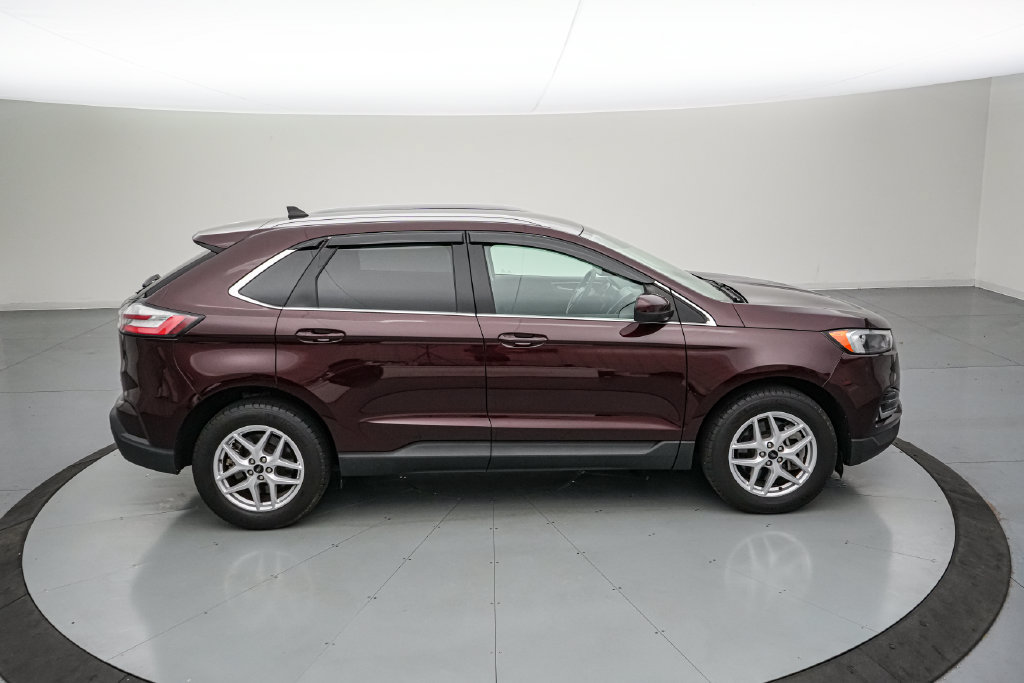 Certified 2023 Ford Edge SEL w/ Convenience Package AWD/4WD image 3