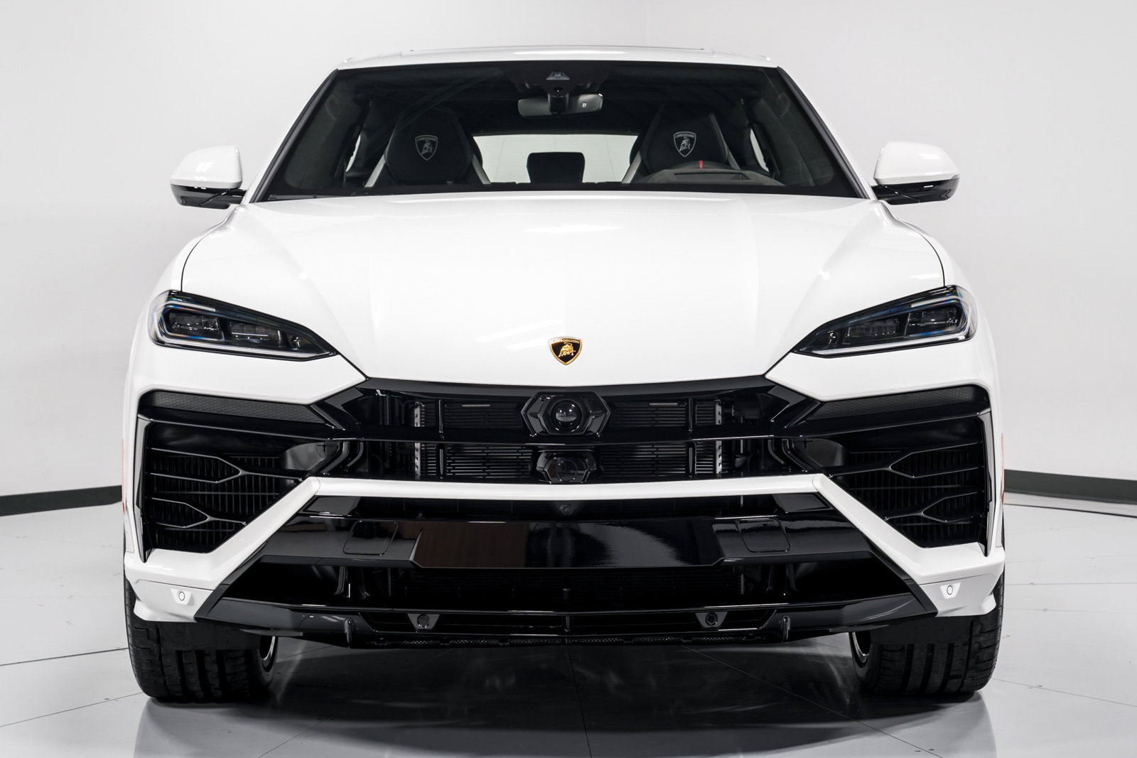 Used 2025 Lamborghini Urus SE AWD/4WD image 8