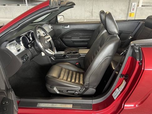 Used 2005 Ford Mustang GT RWD image 15