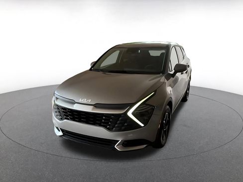 Used 2025 Kia Sportage LX image 7