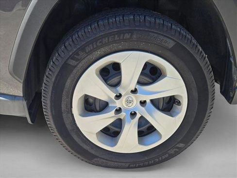 Used 2019 Toyota RAV4 LE image 21
