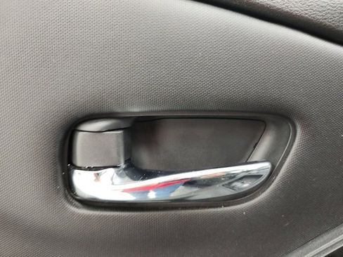 Used 2024 Nissan Frontier SV image 42