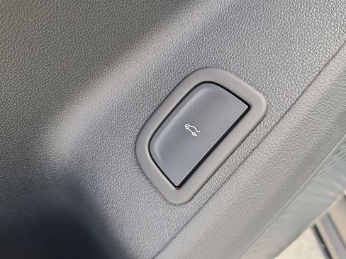 New 2026 Chevrolet Traverse LT image 19