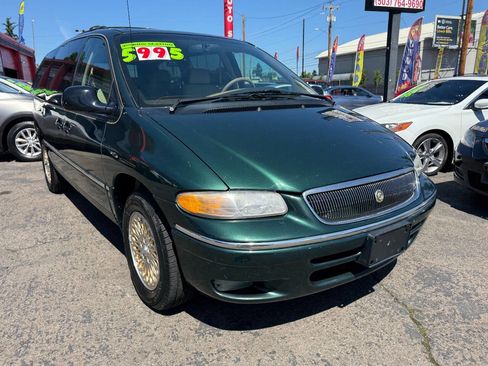 Used 1997 Chrysler Town & Country LXi image 3
