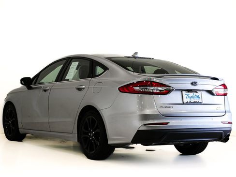 Used 2020 Ford Fusion SE w/ Equipment Group 151A FWD image 7