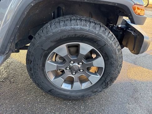 Used 2019 Jeep Wrangler Unlimited Sahara w/ Cold Weather Group image 13