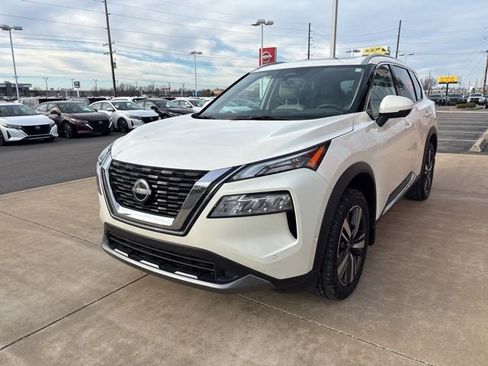 Used 2023 Nissan Rogue SL w/ SL Premium Package image 3