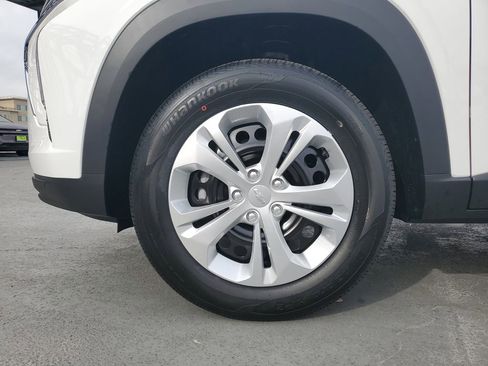 New 2026 Chevrolet Trax LS image 6