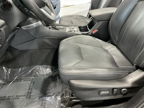 Used 2022 Subaru Forester Touring image 23