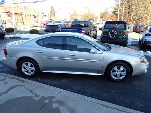 Used 2008 Pontiac Grand Prix SE image 7