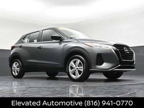 Certified 2025 Nissan Kicks Play S FWD image 30