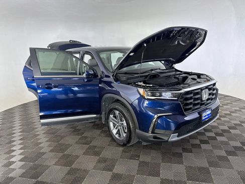 Used 2025 Honda Pilot EX-L image 16
