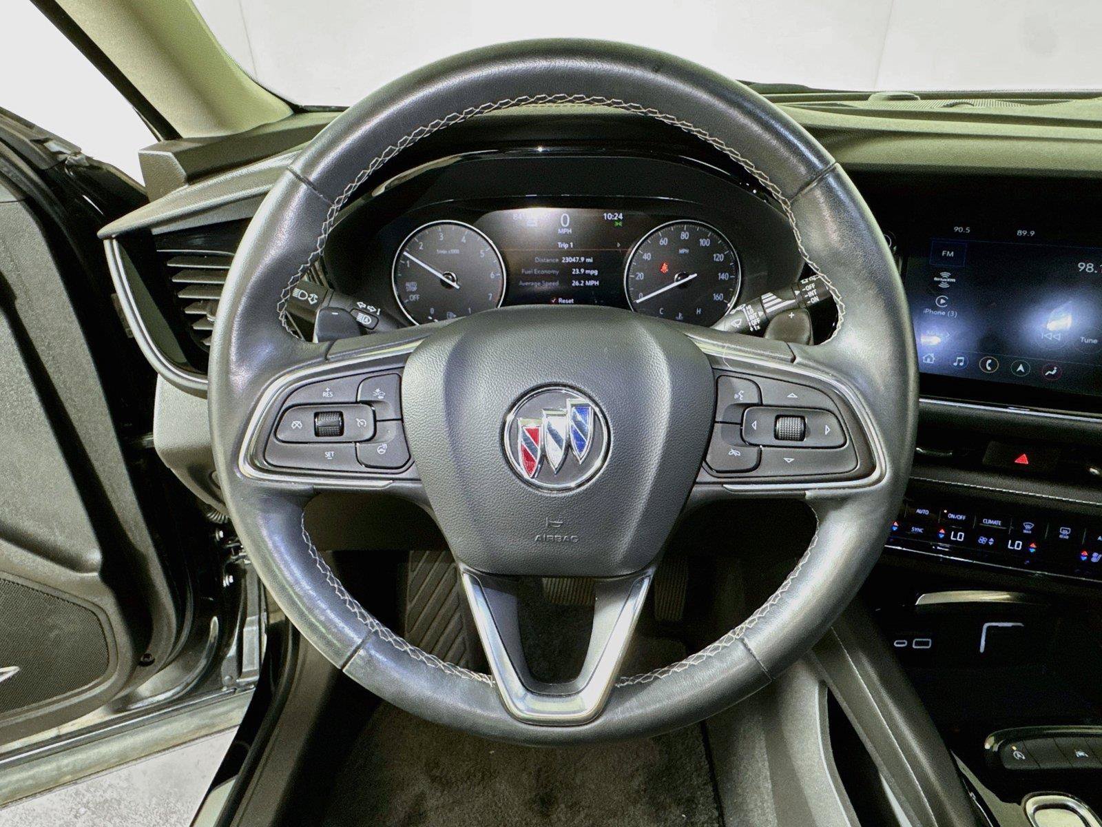 Used 2022 Buick Envision Avenir w/ Technology Package II FWD image 9