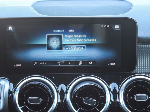 Used 2022 Mercedes-Benz GLB 250 image 15