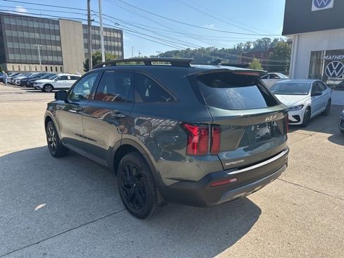 Used 2023 Kia Sorento S w/ Panoramic Sunroof Package image 3