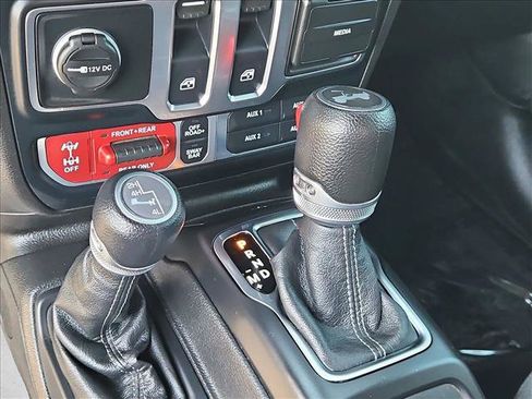 Used 2024 Jeep Wrangler Rubicon w/ Technology Group AWD/4WD image 15