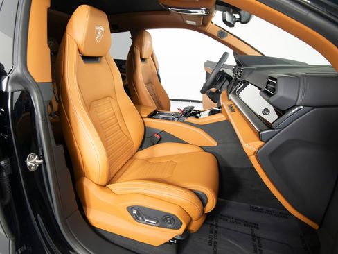 Used 2025 Lamborghini Urus S AWD/4WD image 36