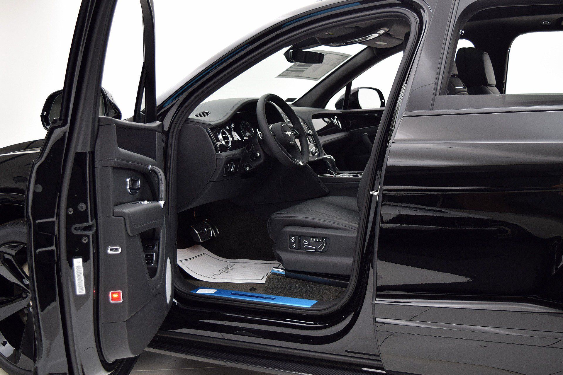 Certified 2019 Bentley Bentayga AWD/4WD image 24