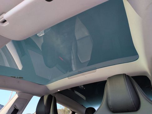 Used 2024 Tesla Model 3 Performance image 26