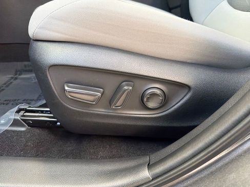 Used 2025 Toyota RAV4 XLE w/ Convenience Package image 15