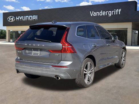 Used 2018 Volvo XC60 T5 Momentum w/ Convenience Package image 10