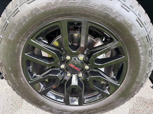 Used 2025 GMC Sierra 1500 Elevation w/ X31 Off-Road Package AWD/4WD image 19