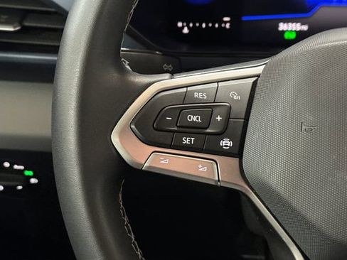 Certified 2022 Volkswagen Taos SE image 29