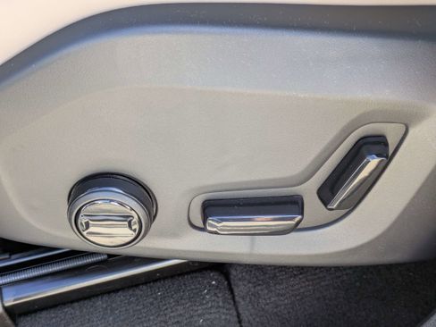 New 2026 Volvo XC90 T8 Plus image 21