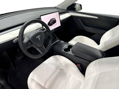 Certified 2023 Tesla Model Y Long Range AWD/4WD image 9