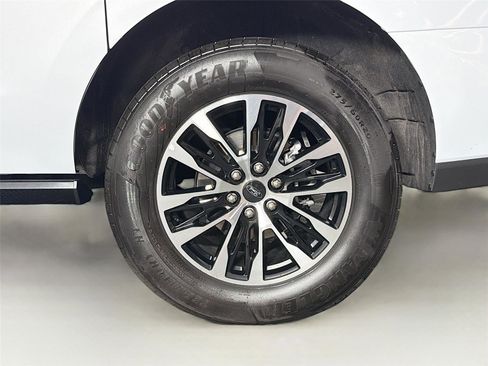Used 2025 Ford Expedition Max Platinum AWD/4WD image 34