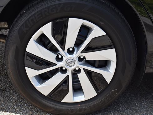 Used 2025 Nissan Altima 2.5 S image 9