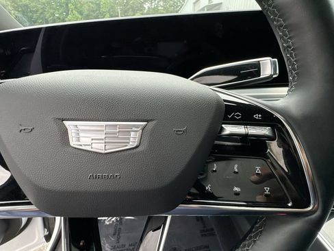 Used 2025 Cadillac Lyriq Luxury RWD image 18